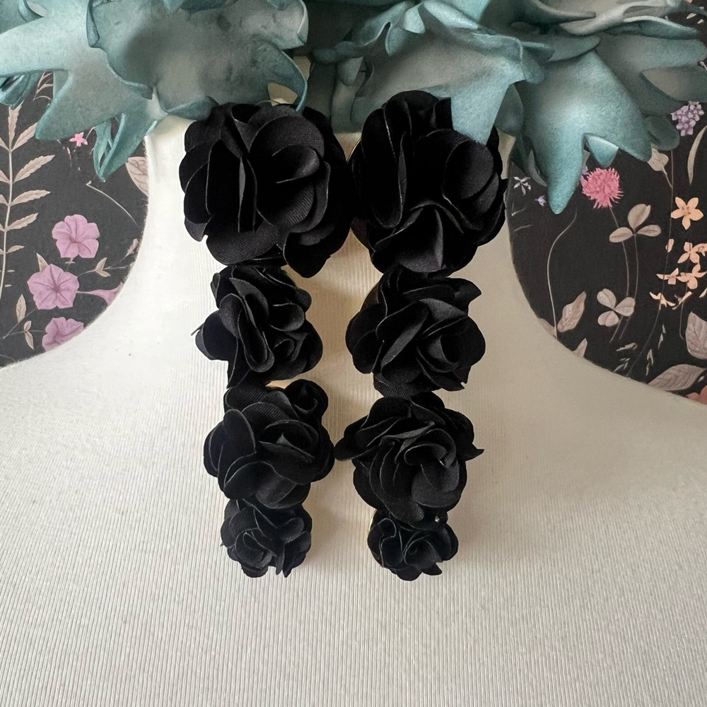 Elegant Black Floral Earrings